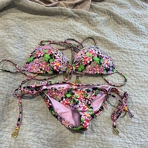 Luli Fama bikini set !